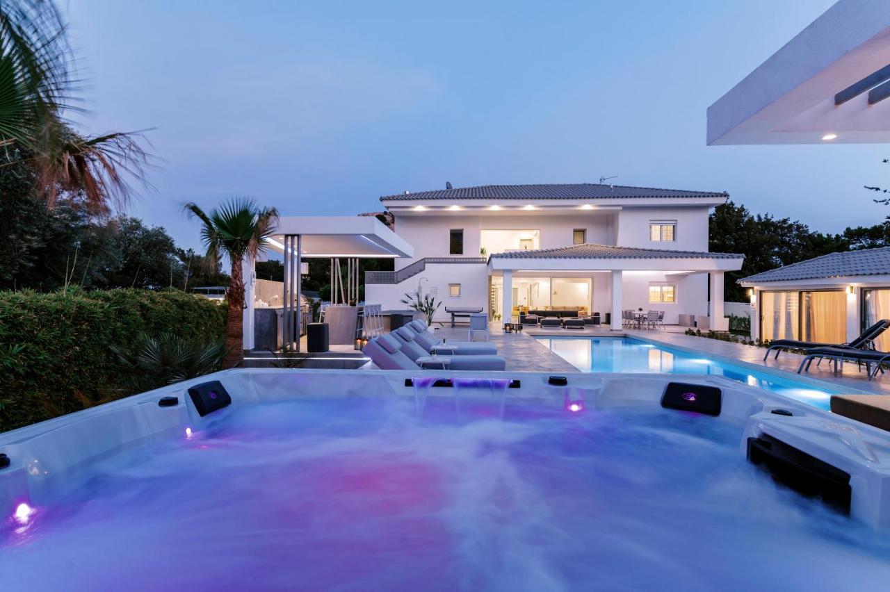 Вилла M Mansion Pefki  Экстерьер фото